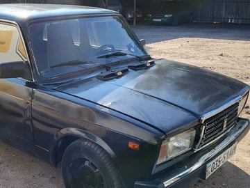 Авто ВАЗ 2107 1988 № 7997689