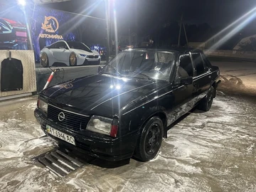 Авто Opel Ascona 1986 № 7997716