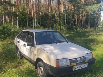 Авто ВАЗ 2109 1992 № 7997762