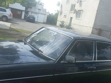 Авто Mercedes 200 1979 № 7997936