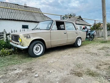 Авто ВАЗ 2101 1975 № 7998543