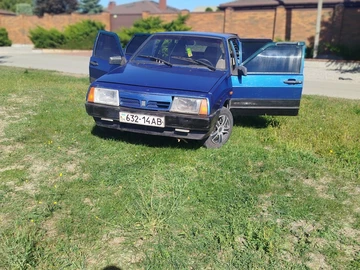 Авто ВАЗ 21093 1990 № 7998623