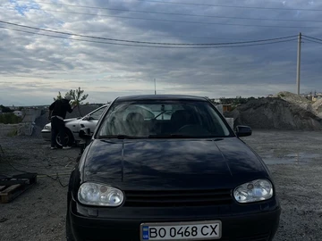 Авто Volkswagen Golf 2000 № 7999175