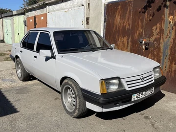Авто Opel Ascona 1998 № 7999761