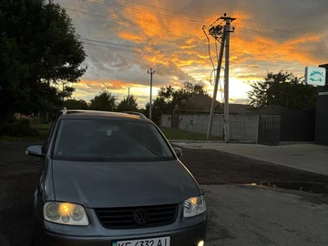 Авто Volkswagen Touran 2006 № 8000411