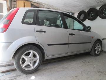 Авто Ford Fiesta 2005 № 8000413