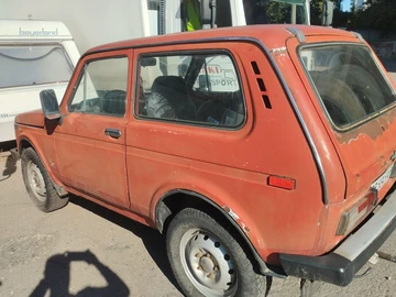 Авто ВАЗ 2121 1990 № 8001498