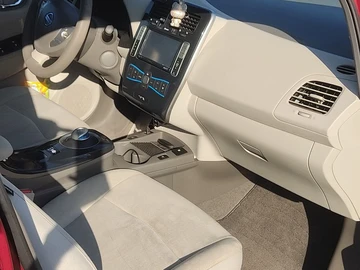 Авто Nissan Leaf 2011 № 8002337