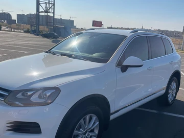 Авто Volkswagen Touareg 2012 № 8002535