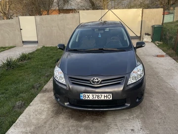 Авто Toyota Auris 2011 № 8002986