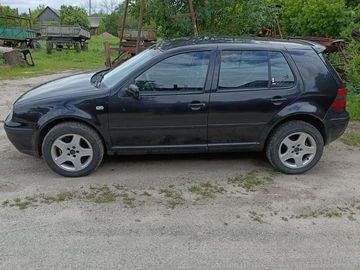 Авто Volkswagen Golf 1999 № 8003277