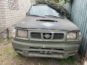 Авто Nissan Navara 2000 № 8003571