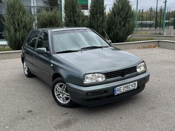 Авто Volkswagen Golf 1996 № 8003661