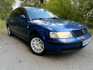 Авто Volkswagen Passat Sedan 2000 № 8003926