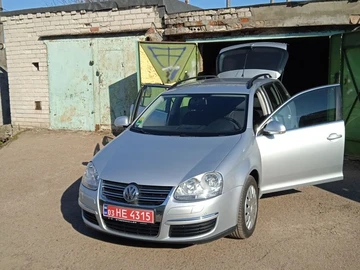 Авто Volkswagen Golf 2009 № 8003941