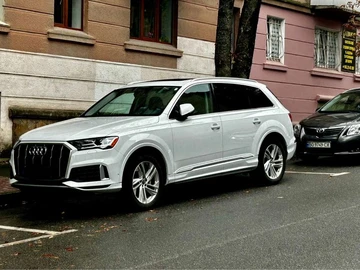 Авто Audi Q7 2023 № 8004152