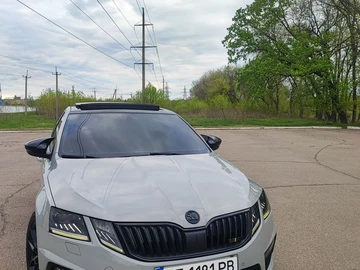 Авто Skoda Rs 2017 № 8004170