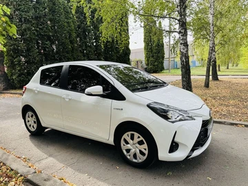 Авто Toyota Yaris 2020 № 8005056