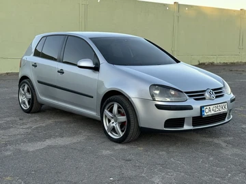 Авто Volkswagen Golf 2004 № 8005263