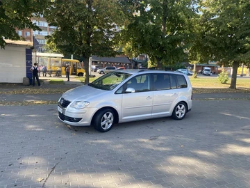 Авто Volkswagen Touran 2009 № 8005893