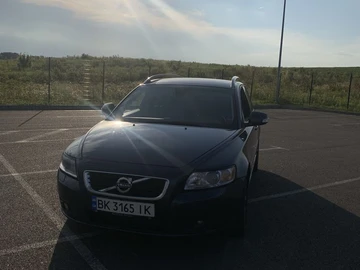 Авто Volvo V50 2011 № 8006071