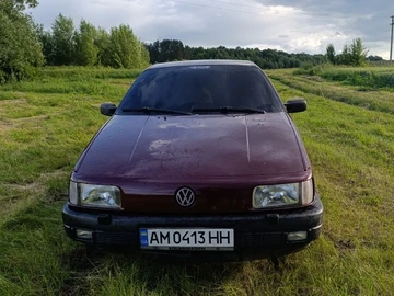 Авто Volkswagen Passat Sedan 1990 № 8006078