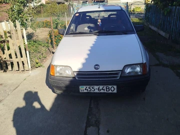 Авто Opel Kadett 1990 № 8006368