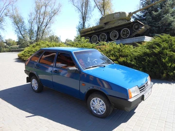 Авто ВАЗ 2109 2004 № 8007110