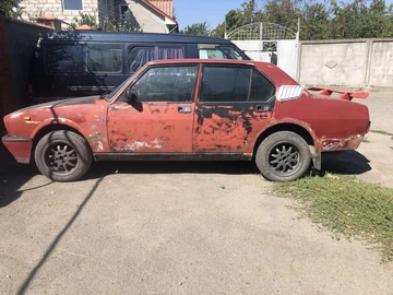 Авто Alfa Romeo Alfetta 1972 № 8007356
