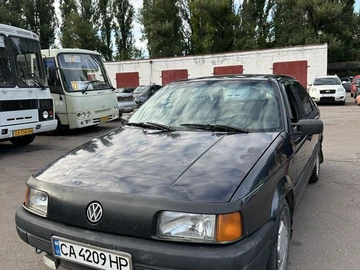 Авто Volkswagen Passat Sedan 1990 № 8007728