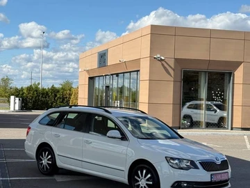 Авто Skoda Superb 2015 № 8008012