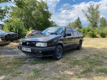 Авто Volkswagen Passat Sedan 1992 № 8008052