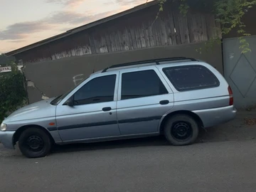 Авто Ford Escort 1995 № 8008460