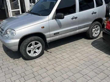 Авто Chevrolet Niva 2007 № 8008525