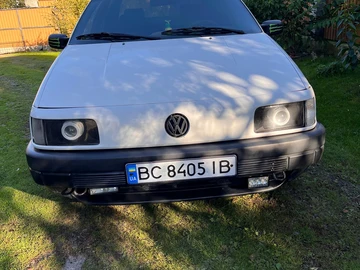 Авто Volkswagen Passat Sedan 1990 № 8008540
