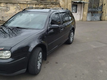 Авто Volkswagen Golf 1999 № 8008703