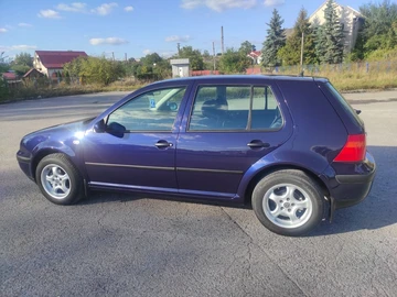 Авто Volkswagen Golf 2000 № 8009200