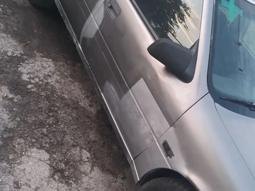 Авто Opel Vectra 1989 № 8009211