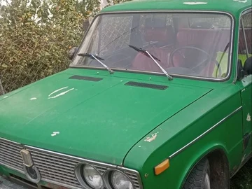 Авто ВАЗ 2103 1975 № 8010039