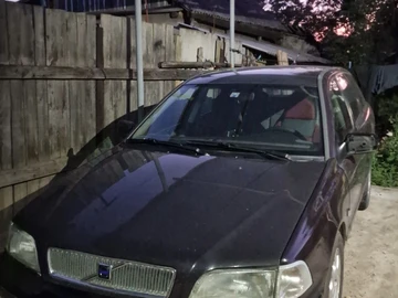 Авто Volvo V40 Kombi 2000 № 8010045