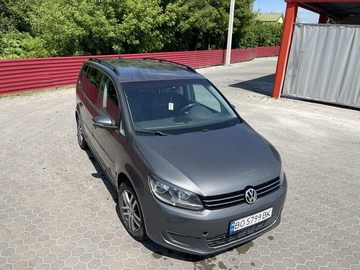 Авто Volkswagen Touran 2011 № 8010103