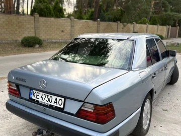 Авто Mercedes W124 1988 № 8010630