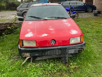Авто Volkswagen Passat Variant 1987 № 8011289