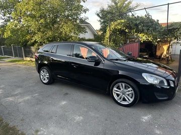 Авто Volvo V60 2013 № 8011483