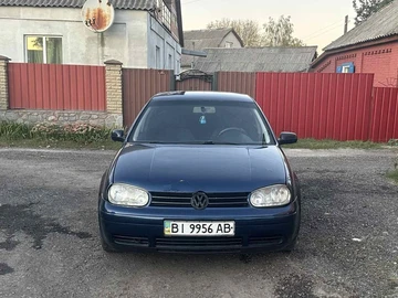 Авто Volkswagen Golf 2000 № 8011739