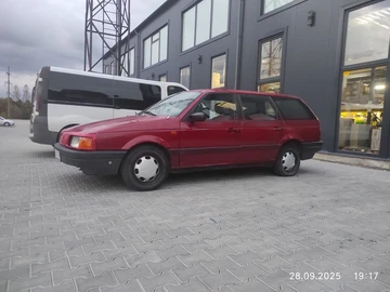 Авто Volkswagen Passat Variant 1993 № 8012292