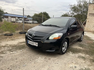 Авто Toyota Yaris 2007 № 8012366