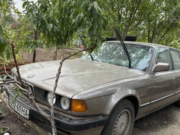 Авто BMW 7 Серия 1989 № 8012623