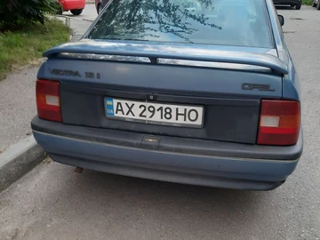 Авто Opel Vectra 1989 № 8012639
