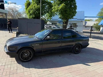 Авто BMW 5 Серия 1990 № 8013012